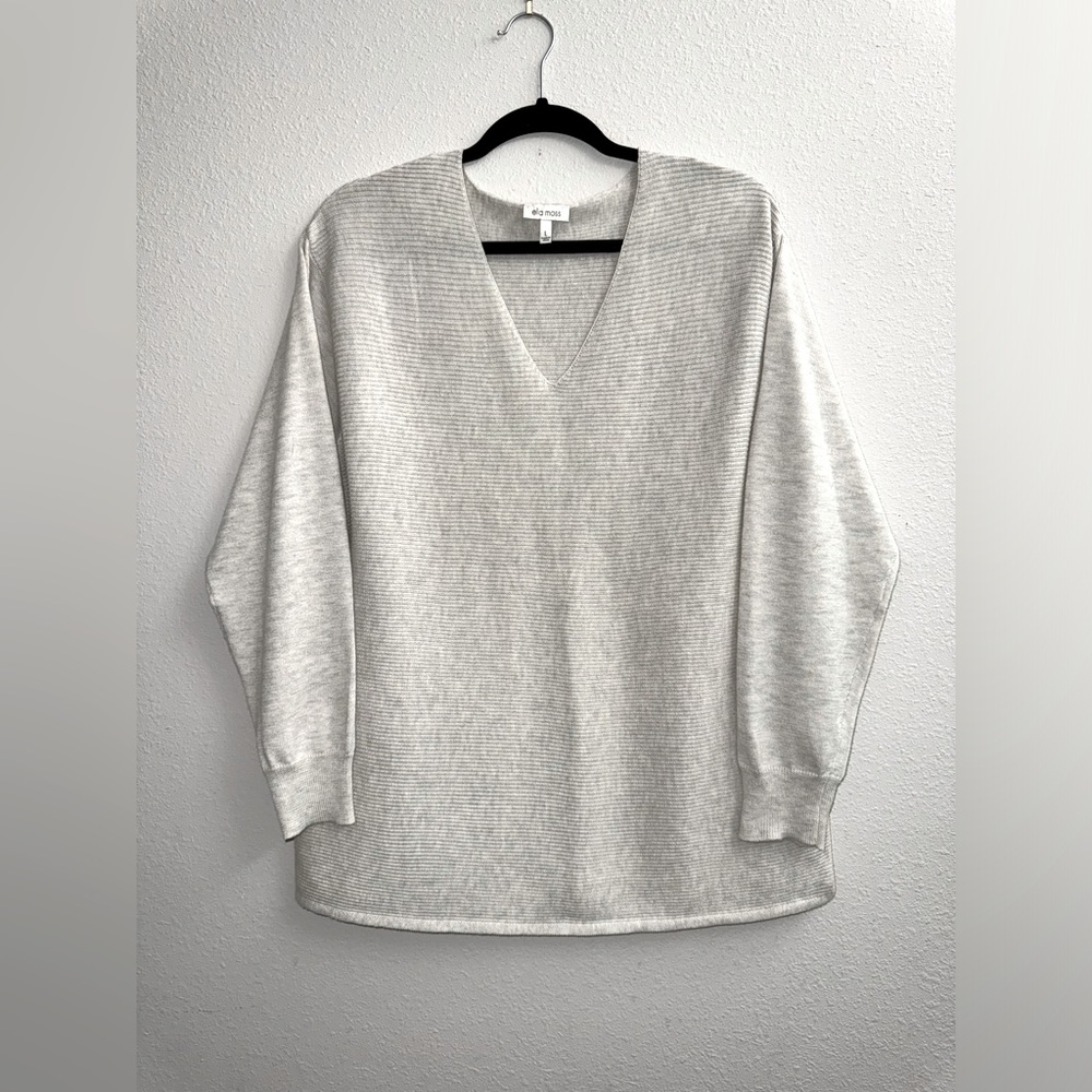NWOT Ella Moss Ribbed, V-Neck Sweater. Large